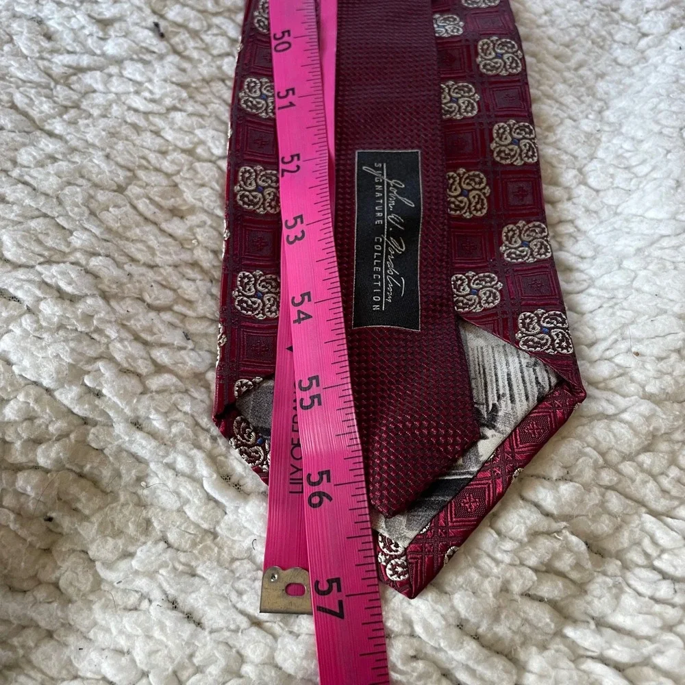John W. Nordstrom Signature Collection clsssic Silk‎ Tie Red medallion textured